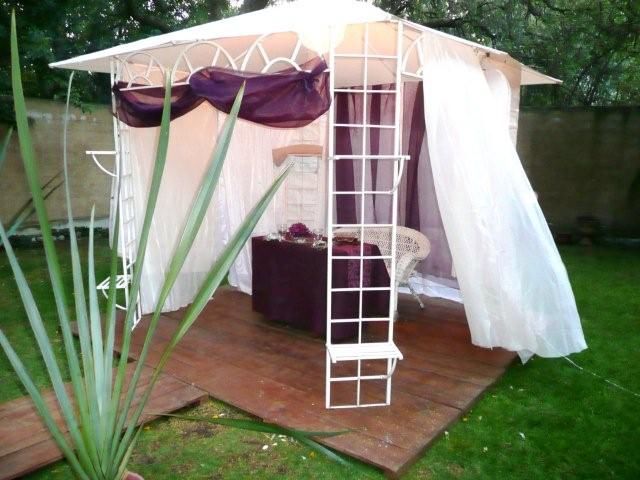 KIOSKO EN PURPURA
